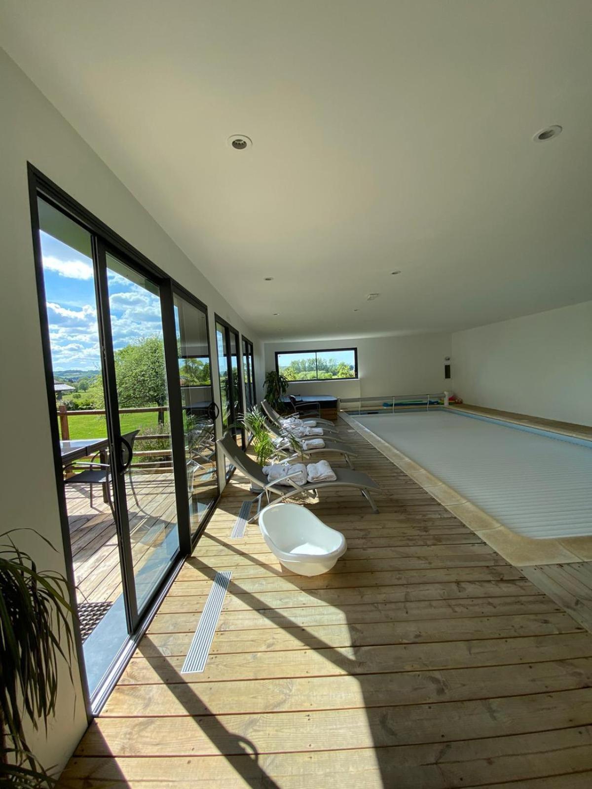 Piscine Interieure Privee Chauffee Toute L Annee Et Spa St Martin Saint-Martin-l'Hortier المظهر الخارجي الصورة